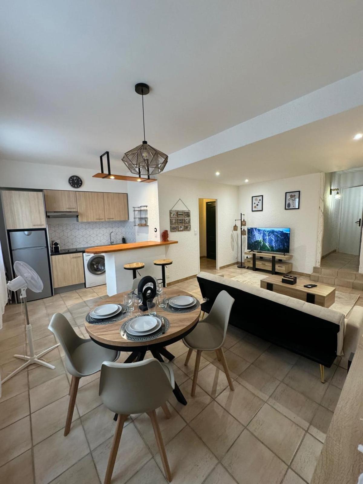 Charmant Appartement En Hypercentre De Castelnaudary Extérieur photo