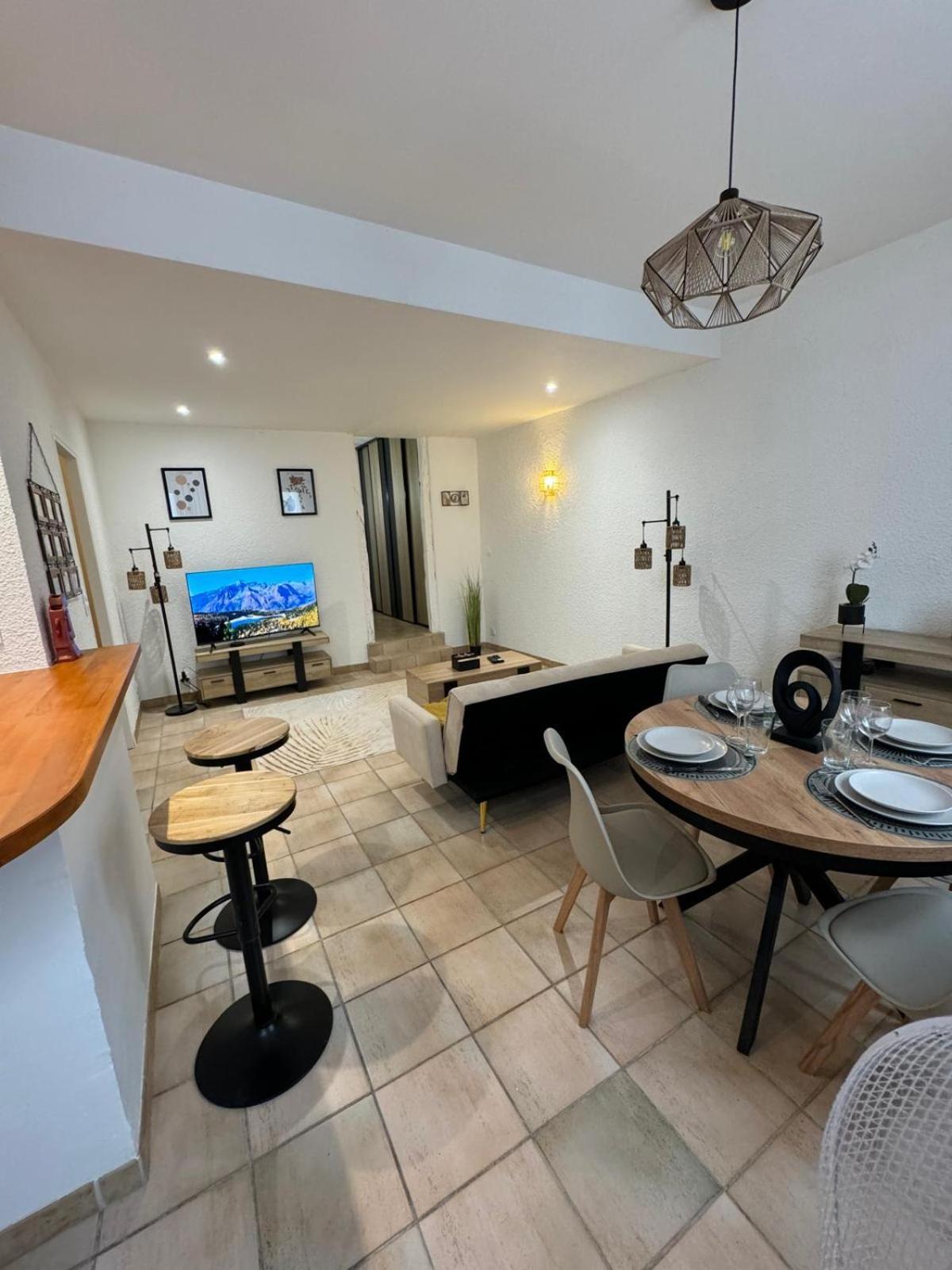 Charmant Appartement En Hypercentre De Castelnaudary Extérieur photo
